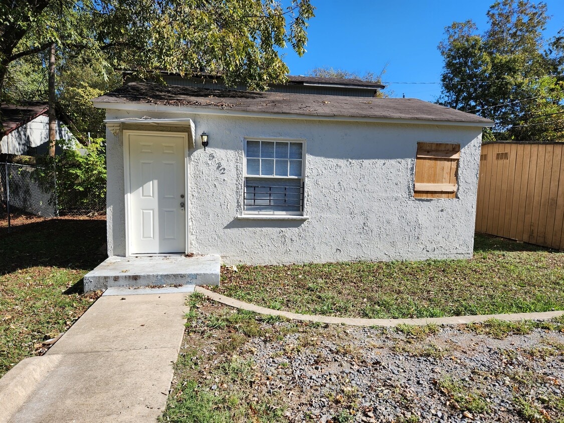 Primary Photo - 522 W 35th St