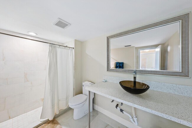 Foto del edificio - 2773 S Ocean Blvd