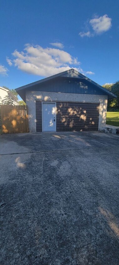 Foto principal - Brand New Garage Apartment!