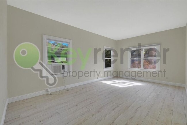 Photo - 1119 Lochbrae Rd House