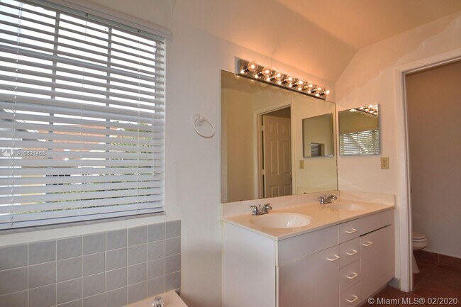 Building Photo - 5085 Point Alexis