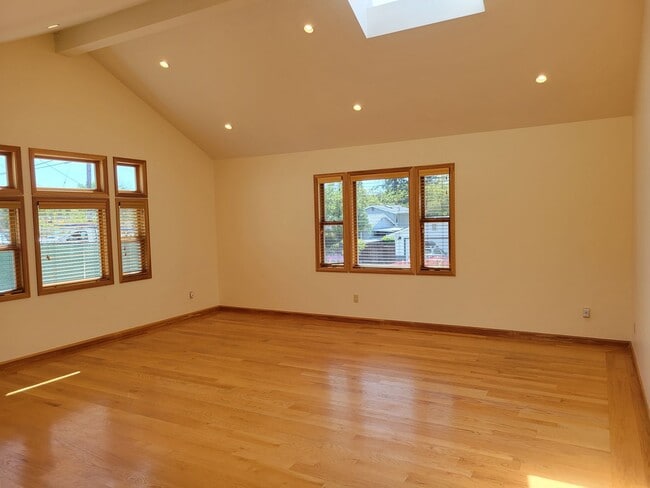 Building Photo - Incredible Reliez Valley Home