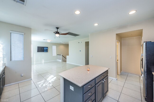 Foto del edificio - 9489 Cormorant Lake Way