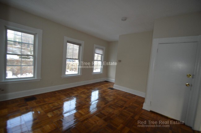 Building Photo - 124 Kenrick St