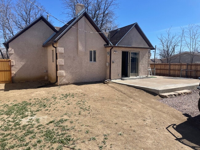 Building Photo - 353 N Raynolds Ave