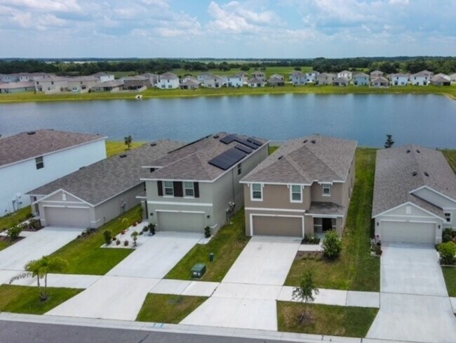 Building Photo - Newly Updated 5 Bedroom Single Family Home...