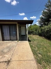 Building Photo - 3003 Parker Ln
