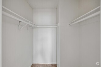 1BR, 1BA - 550SF - Closet - La Loma Terrace