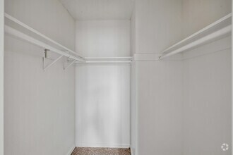 1BR, 1BA - 550SF - Closet - La Loma Terrace