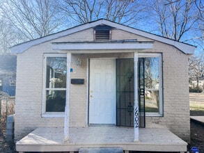 Building Photo - 1602 S Cedar St