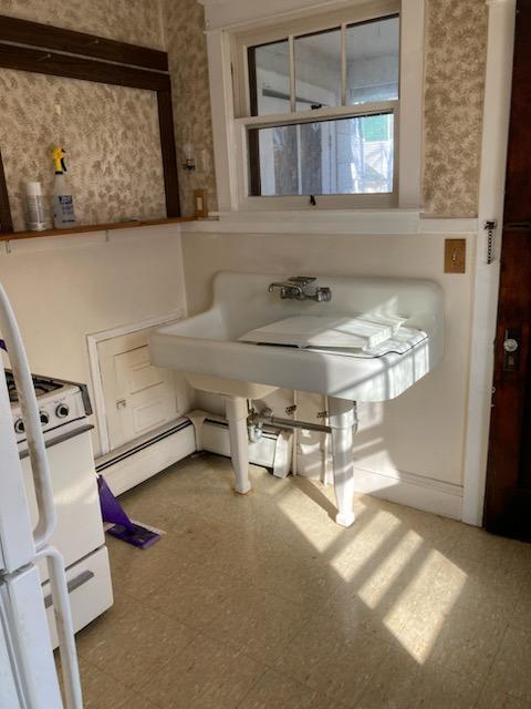 Kitchen - 68 Chapin St