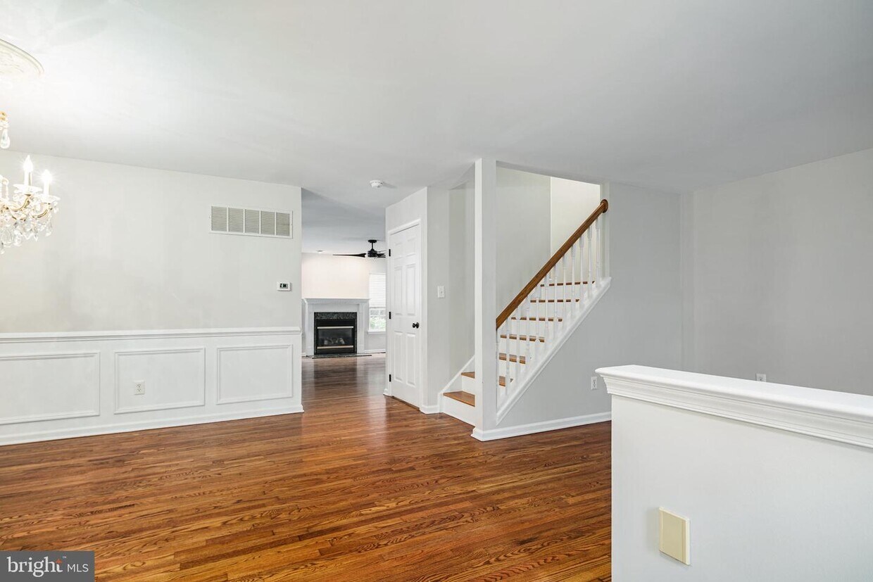 30 Palmer Dr, Moorestown, NJ 08057 Townhouse for Rent in Moorestown