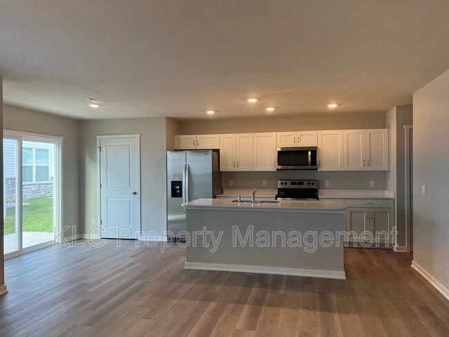 Building Photo - 4210 Mongoose Ln