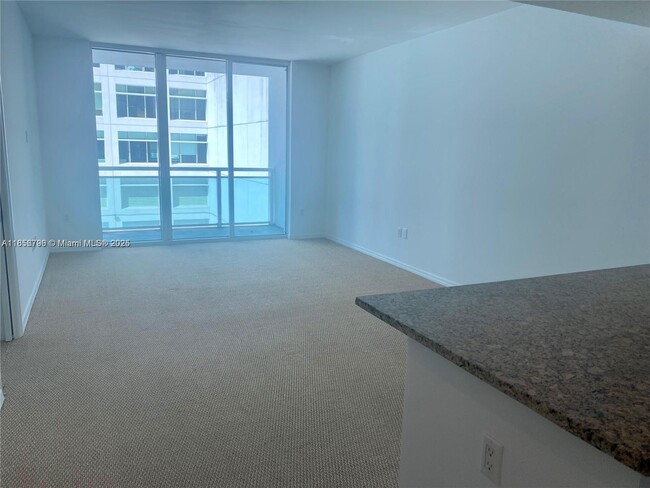 Building Photo - 950 Brickell Bay Dr
