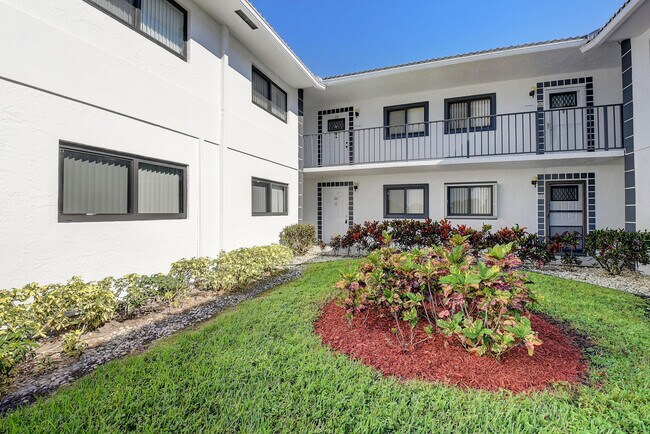 Building Photo - 15251 Lakes of Delray Blvd