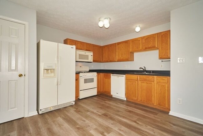 Building Photo - Brownsburg Schools and a Fenced Backyard!!