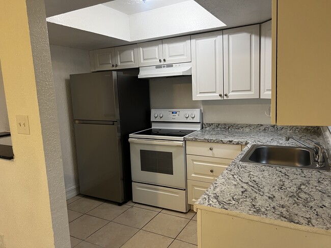 Foto del edificio - 5955 NW 20th St