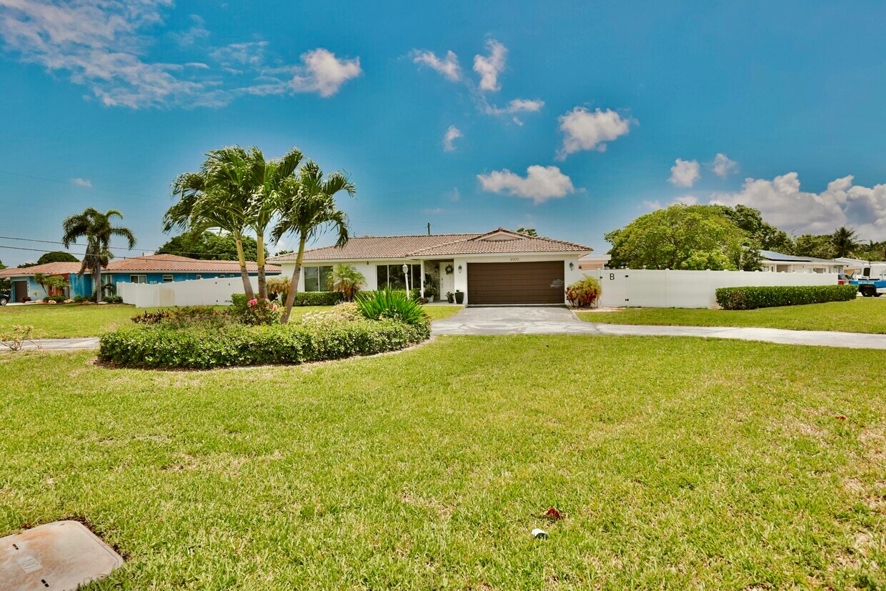 Foto principal - 4000 NW 3rd Ave