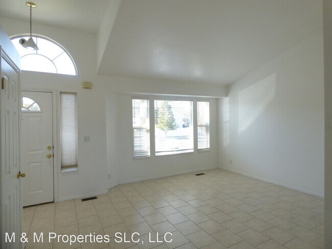 Building Photo - 4 br, 2.5 bath House - 6271 S Wakefield Wa...