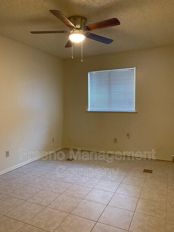 Building Photo - 256 W Alamos Ave