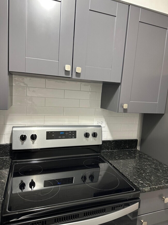Foto del edificio - 3825 N Pine Grove Ave