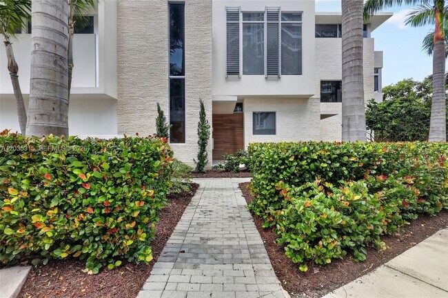 Foto del edificio - 3750 Yacht Club Dr