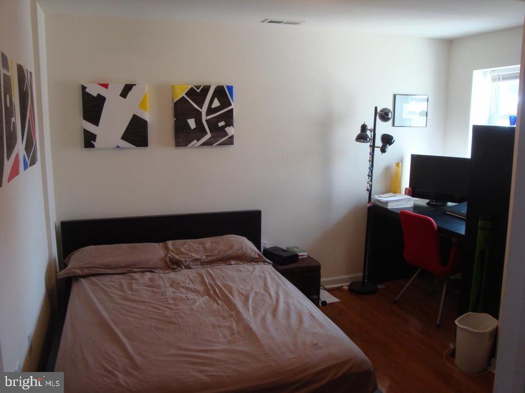 Primary Photo - 1526 Brown St