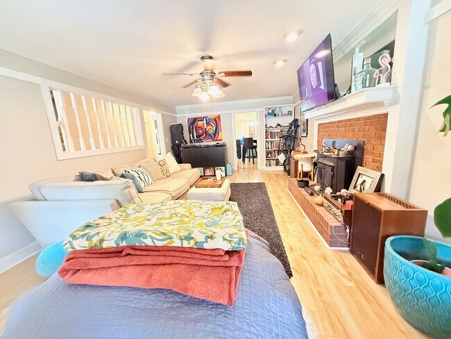 Sala de estar - 2950 Cloverhurst Dr