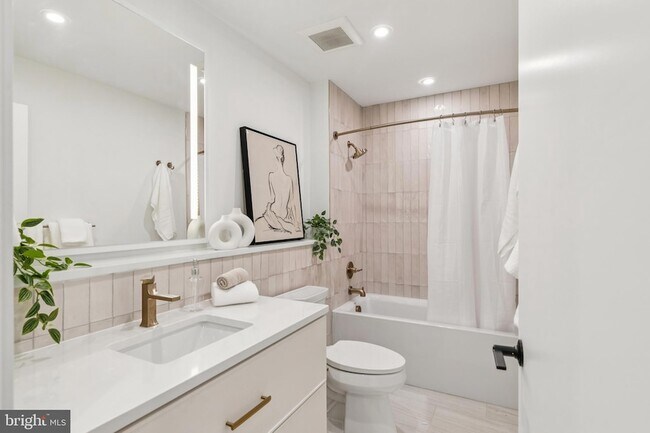 Foto del edificio - 30 W Allens Ln