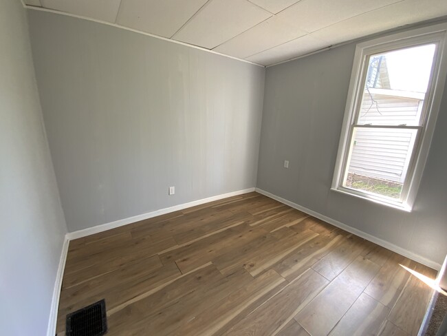 Building Photo - 908 Jewell St