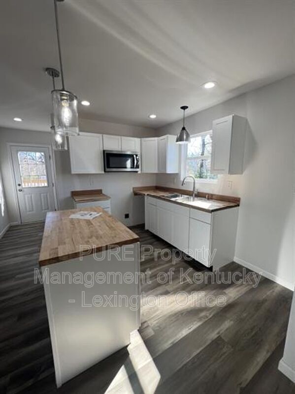 Foto del edificio - 1216 Pleasant St