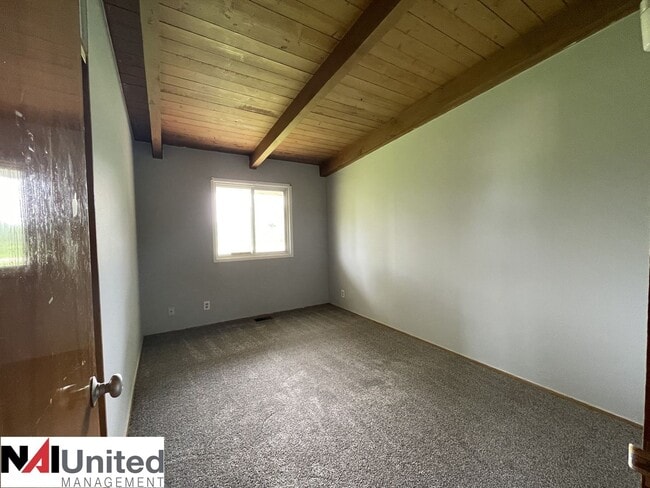 Foto del edificio - 3 bedroom, 1 bath duplex for rent!