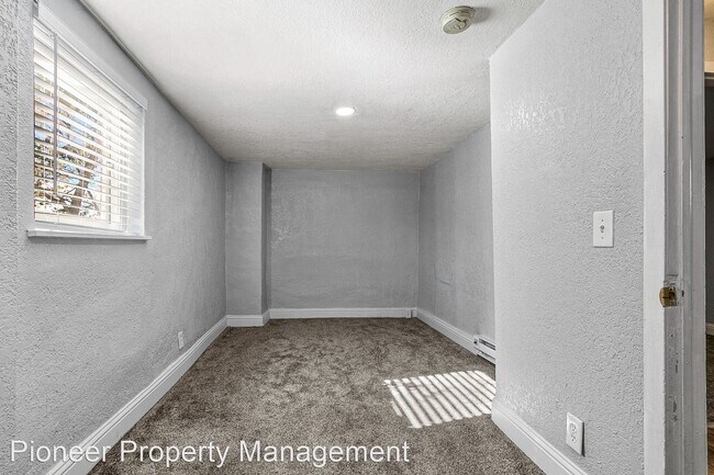 Building Photo - 2 br, 1 bath House - 2785 Chase St