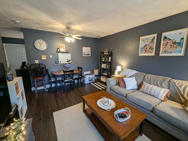 Foto del edificio - 65 Milliken Ave