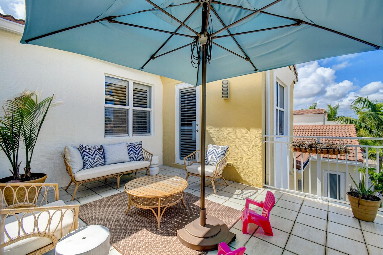 Foto principal - 4930 NW 15th Ave