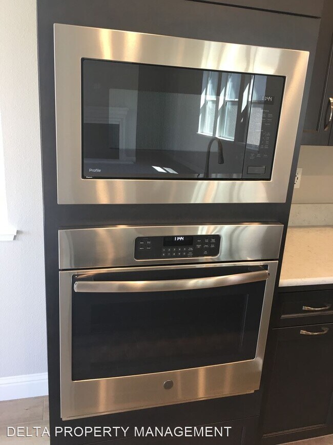 Foto del edificio - 3 br, 2 bath House - 4237 Sierra Madre Ave