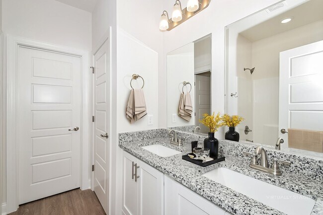 Foto del edificio - 1154 Walker Point Way