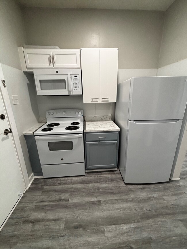 Building Photo - 4125 Avenue M