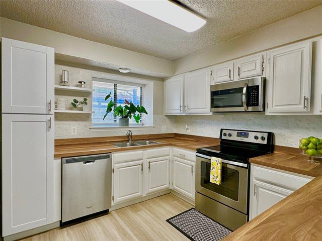 Foto del edificio - 2412 Chapel Hill Ln