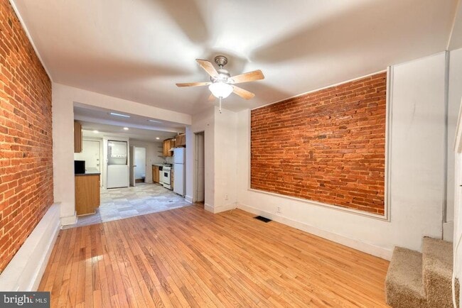 Building Photo - 502 S Glover St
