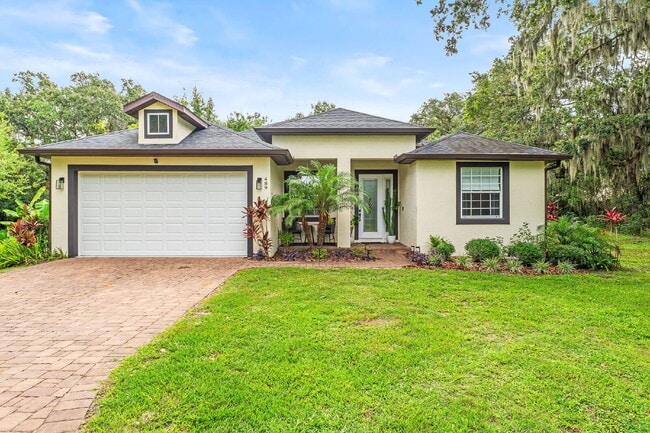 Charming 3-Bed with 2 Baths Oasis in St. C... - Charming 3-Bed with 2 Baths Oasis in St. C... Apartment