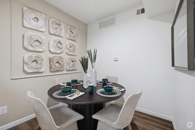 A2 1 dormitorio, 1 baño - 797 pies cuadrados - Comedor - Woodlake on the Bayou Apartments