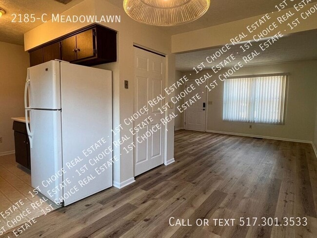Building Photo - 2185-C Meadowlawn-