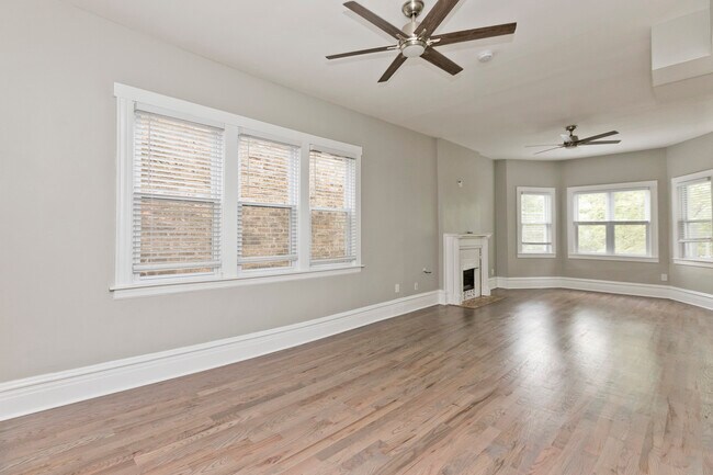 Foto del edificio - 1324 Byron W St