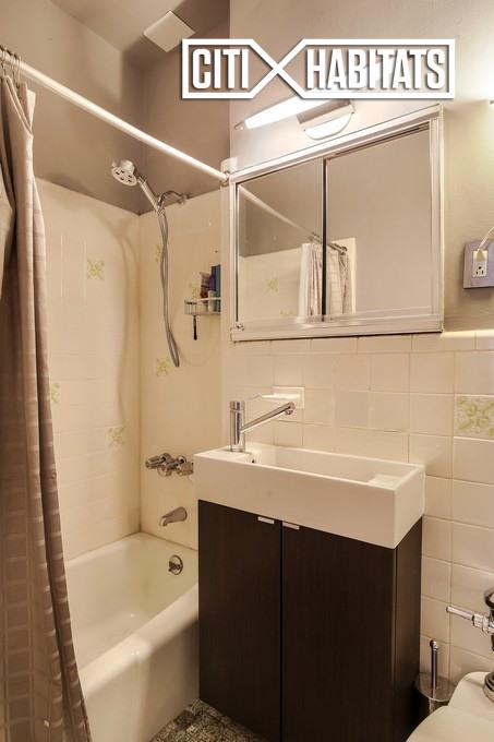 Foto del edificio - 112 W 72nd St