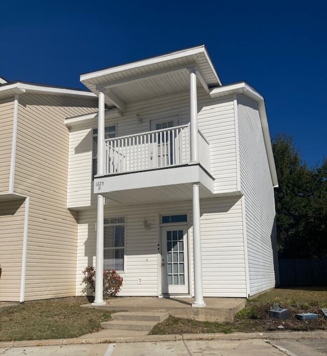 3 Bedroom Gulfport Townhouse - 3 Bedroom Gulfport Townhouse