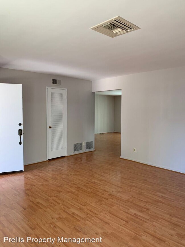 Foto del edificio - 3 br, 2 bath House - 24010 Kittridge Street
