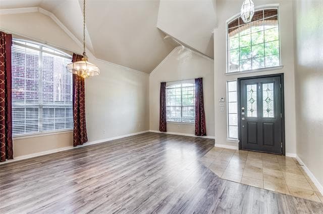 Building Photo - 9005 Crown Point Cir