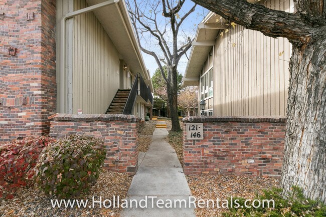 Foto del edificio - 6495 E Happy Canyon Rd