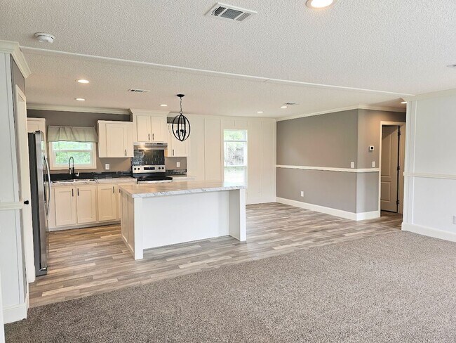 Foto del edificio - Brand New Home!